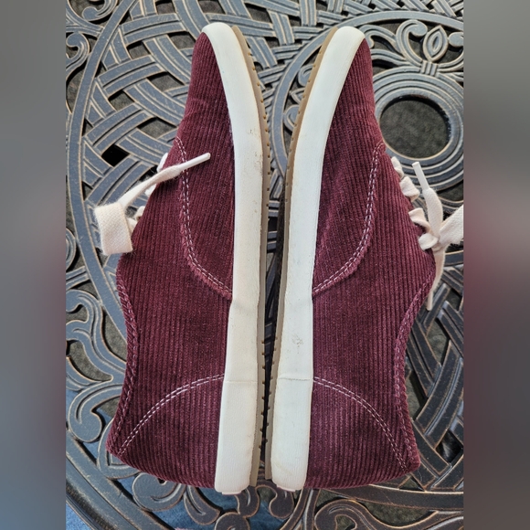 Taos Women's Guest Star Sneakers Size 8 - Picture 7 of 9